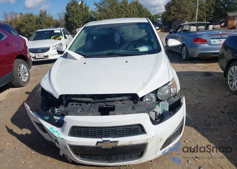 2015 Chevrolet Sonic Lt Auto z USA, uszkodzony, nr VIN 1G1JC5SH0F4218333